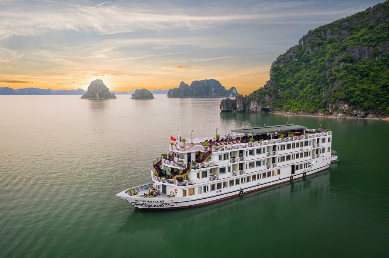 Hotel Huong Hai Sealife Cruise Hạ Long Exterior foto